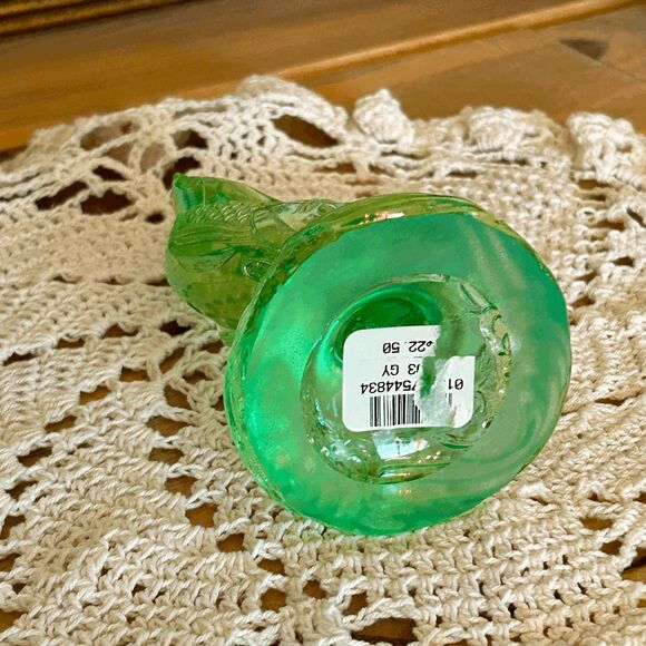 Vintage Fenton Glass Willow Green Carnival Glass Paperweight Jumping Trout or Fi - Picture 2 of 3